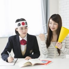 受験勉強は追い込みより睡眠時間を重視した方が合格率が上がる？