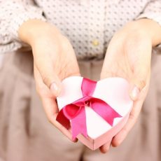バレンタインのプレゼントで30代の彼氏がもらって喜ぶアイテムは? バレンタインのプレゼントで30代の彼氏がもらって喜ぶアイテムは?